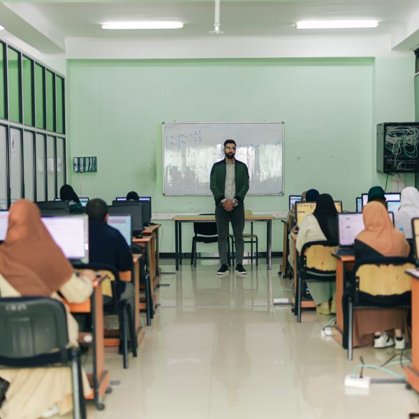 582060756_854482500425601_5450605257369852299_n