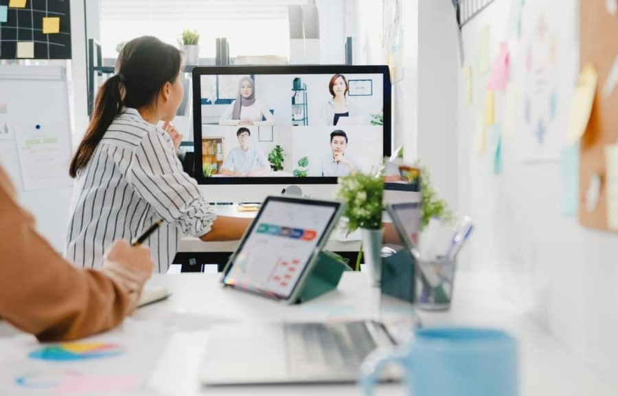 asia-businesspeople-using-desktop-talk-colleagues-discussing-business-brainstorm-about-plan-video-call-meeting-new-normal-office-1024x576 asia-businesspeople-using-desktop-talk-colleagues-discussing-business-brainstorm-about-plan-video-call-meeting-new-normal-office-1024x576