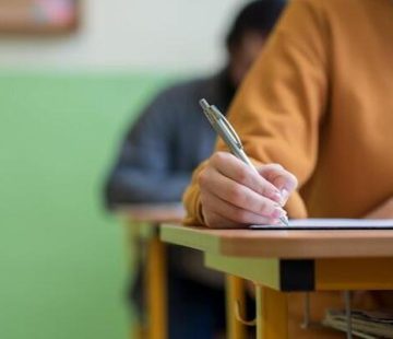 الامتحانات-الجامعية-هل-تحفز-الطا الامتحانات-الجامعية-هل-تحفز-الطا